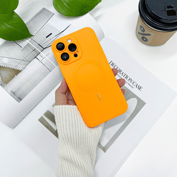 Husă Silicone MagSafe Matte cu Protecție Cameră iPhone Orange